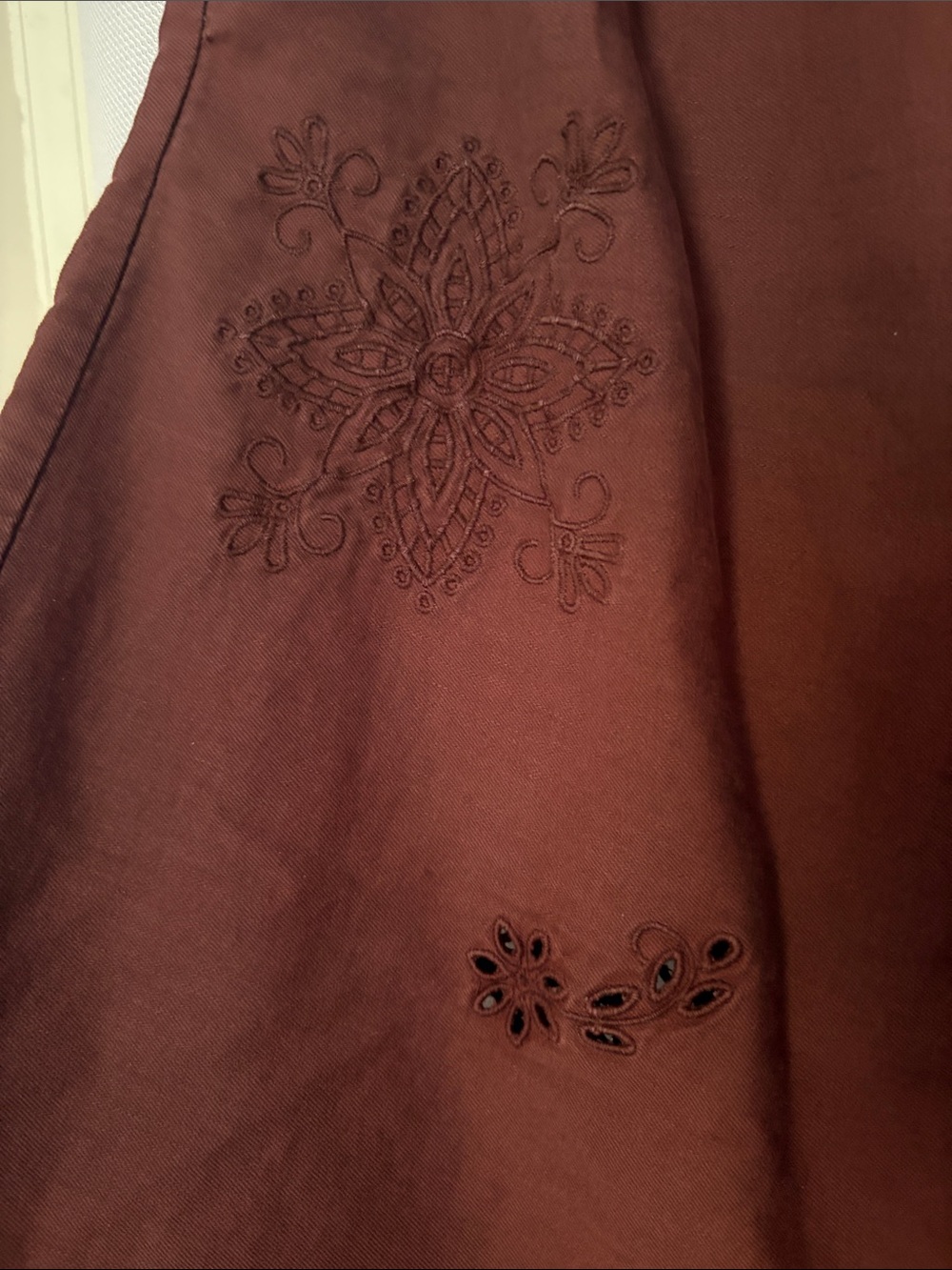 Embroidered Eyelet Somerset Wide Leg Linen-Blend Pants - Picture 3 of 5